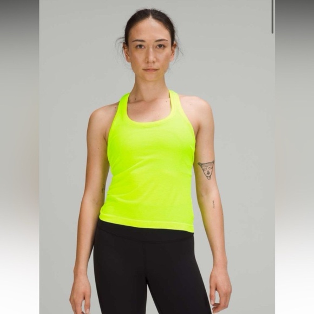 Lululemon Swiftly Tech Racerback Tank Top 2.0 in Highlight Yellow
*Race Length